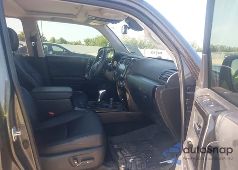 2021 Toyota 4Runner Sr5 Premium/Venture/Trd Off Road/Trd Off Road Premium/Trd Pro z USA, uszkodzony, nr VIN JTERU5JR1M5962995